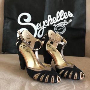 Seychelles Pot of Gold heels